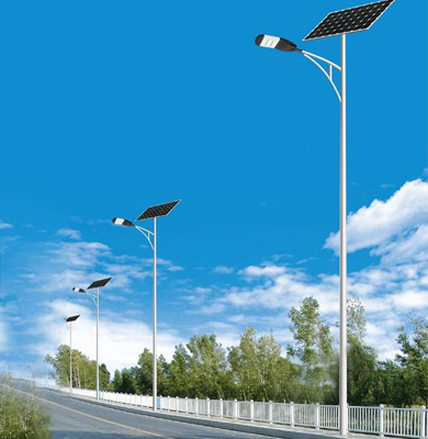 1742828123952659.jpg 德令哈太阳能路灯.jpg