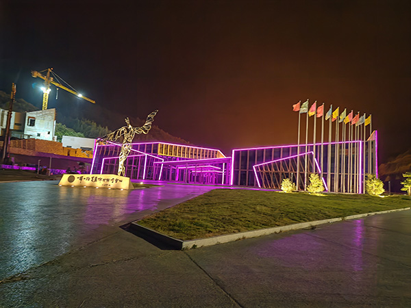 城市亮化是现代城市建设的重要组成部分,它不仅可以美化城市的夜景,还能提升城市的整体形象。随着科技的不断进步,城市亮化也得到了更多的关注和创新。本文将介绍一些关于城市亮化的创意和技术,帮助读者了解城市亮化的重要性以及如何进行德令哈城市亮化的规划和实施。 城市亮化是现代城市建设的重要组成部分,它不仅可以美化城市的夜景,还能提升城市的整体形象。随着科技的不断进步,城市亮化也得到了更多的关注和创新。本文将介绍一些关于城市亮化的创意和技术,帮助读者了解德令哈城市亮化的重要性以及如何进行德令哈城市亮化的规划和实施。